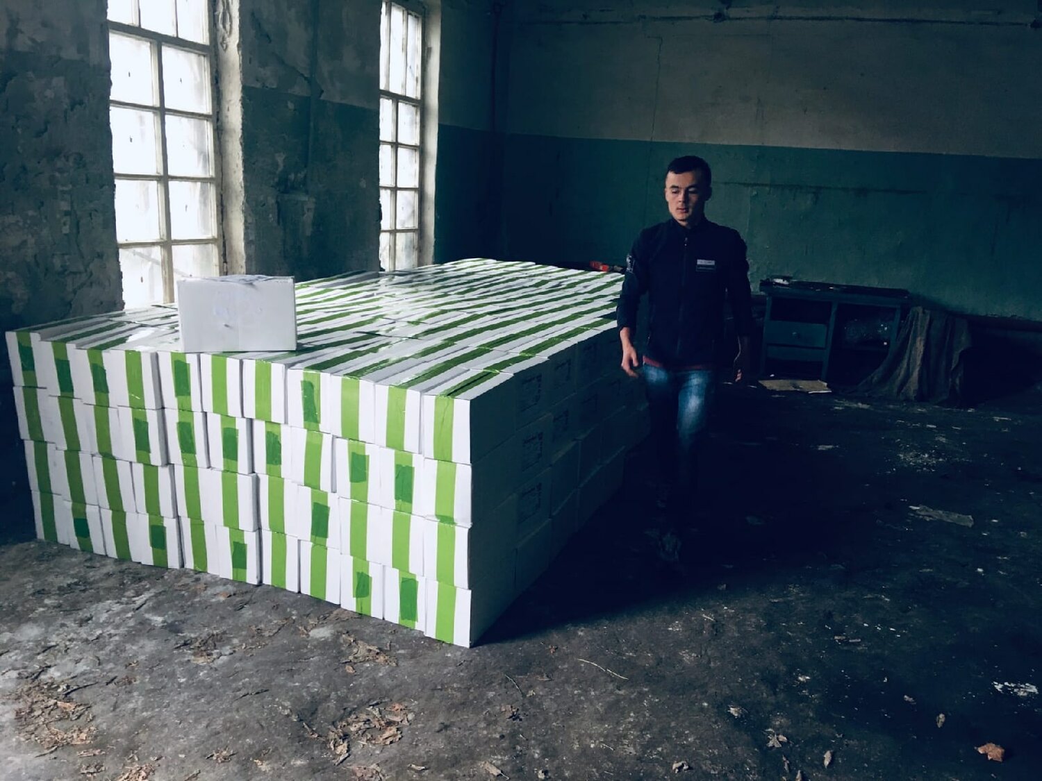 миллиард, блоки газосиликатные, упаковка, газосиликатный кирпич, мужчина