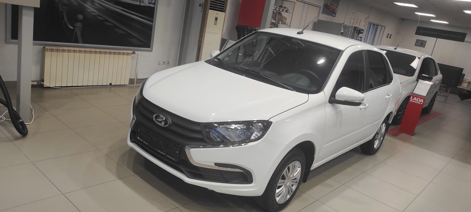 lada granta, белая лада гранта, lada granta 2022, лада гранта белая опер, новая lada granta