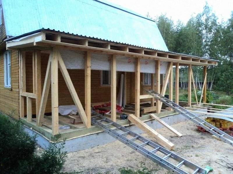 пристрой к дому каркасный, пристрой веранды к дачному дому, веранда пристроенная к дому, постройка веранды, каркасная пристройка к дому