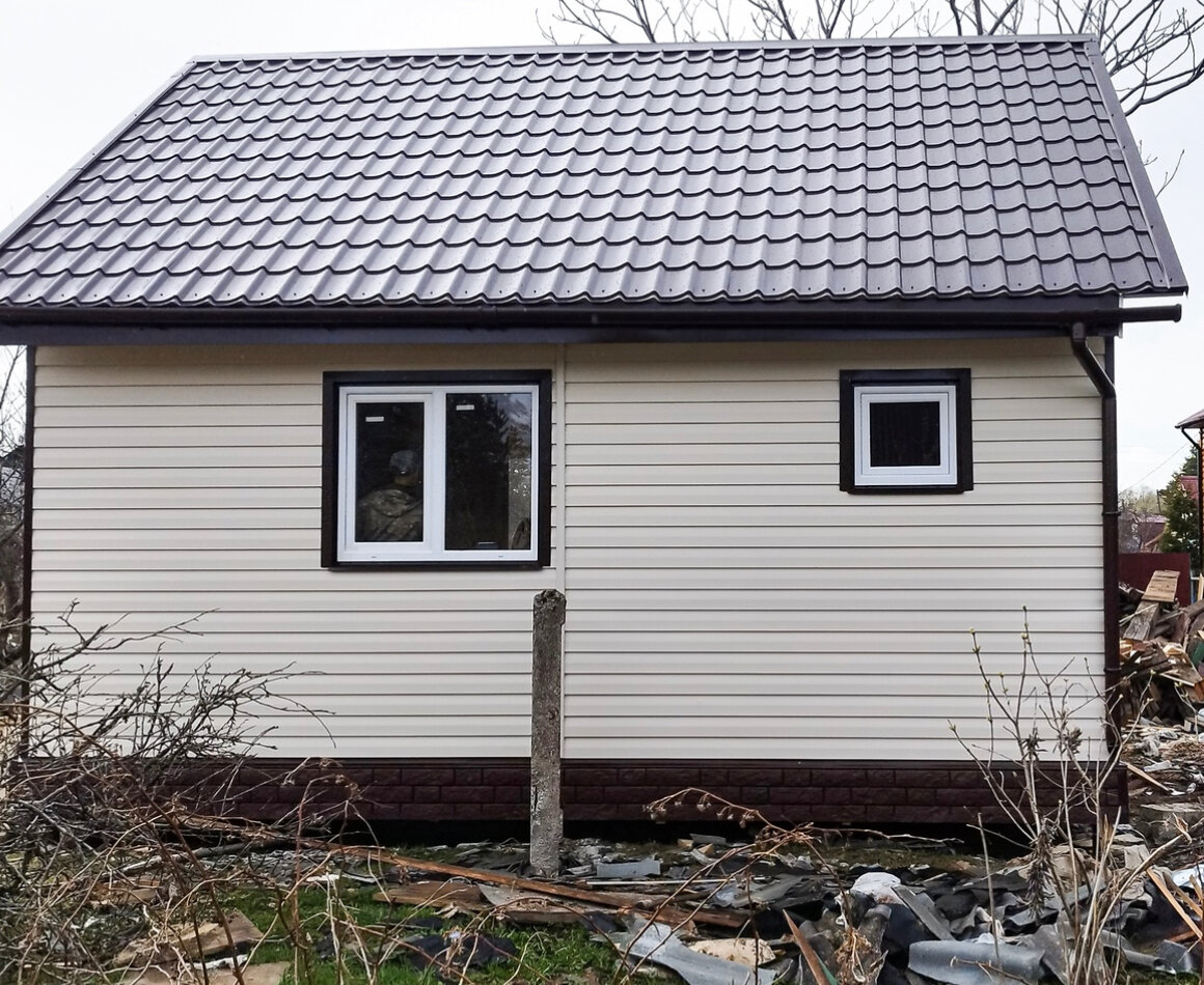 дачный домик обшитый сайдингом, сайдинг, сайдинг для дома, виниловый сайдинг, сайдинг обшивка дома