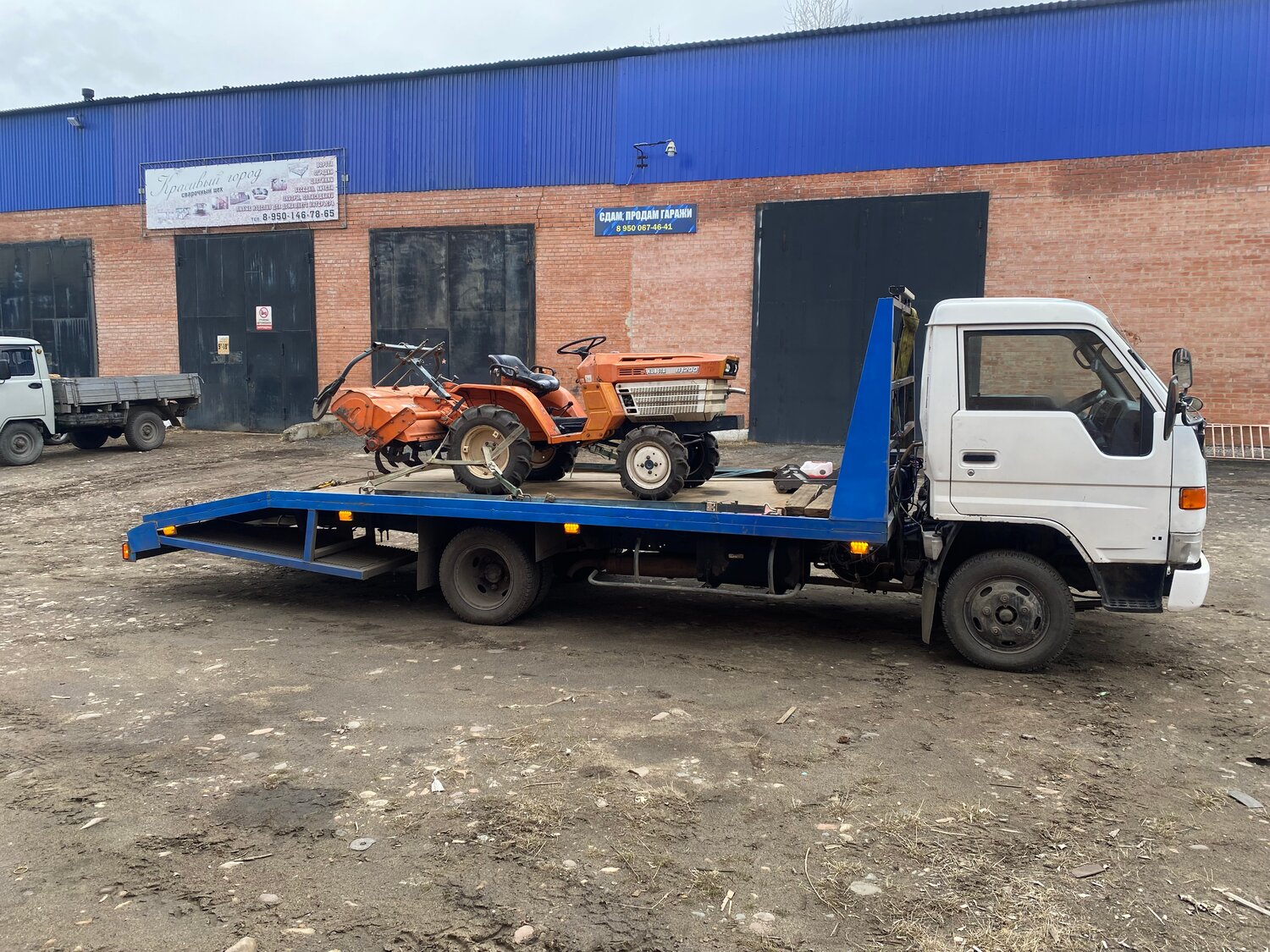 Заказ эвакуаторов в Нижнеудинске: 94 эвакуаторщика