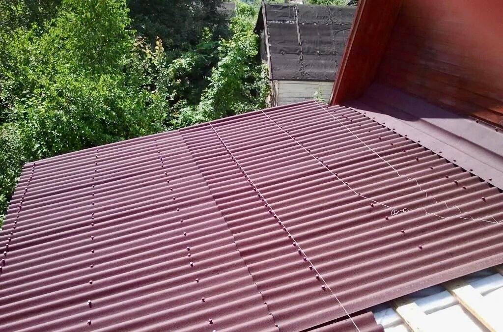 кровля из ондулина, профнастил для кровли, ондулин на крышу, кровля крыши профнастилом, крыша из ондулина