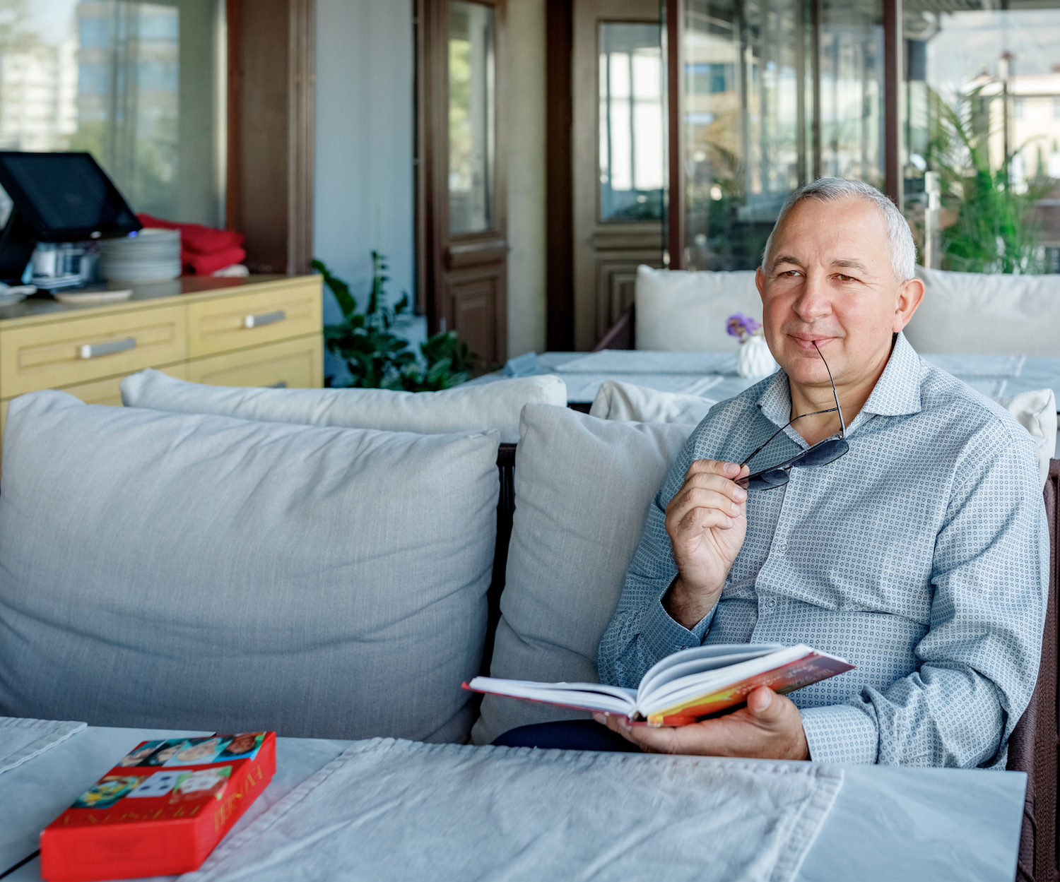 мужчина, борис клюев, игорь дмитриевич новиков, георгиев, взрослые мужчины
