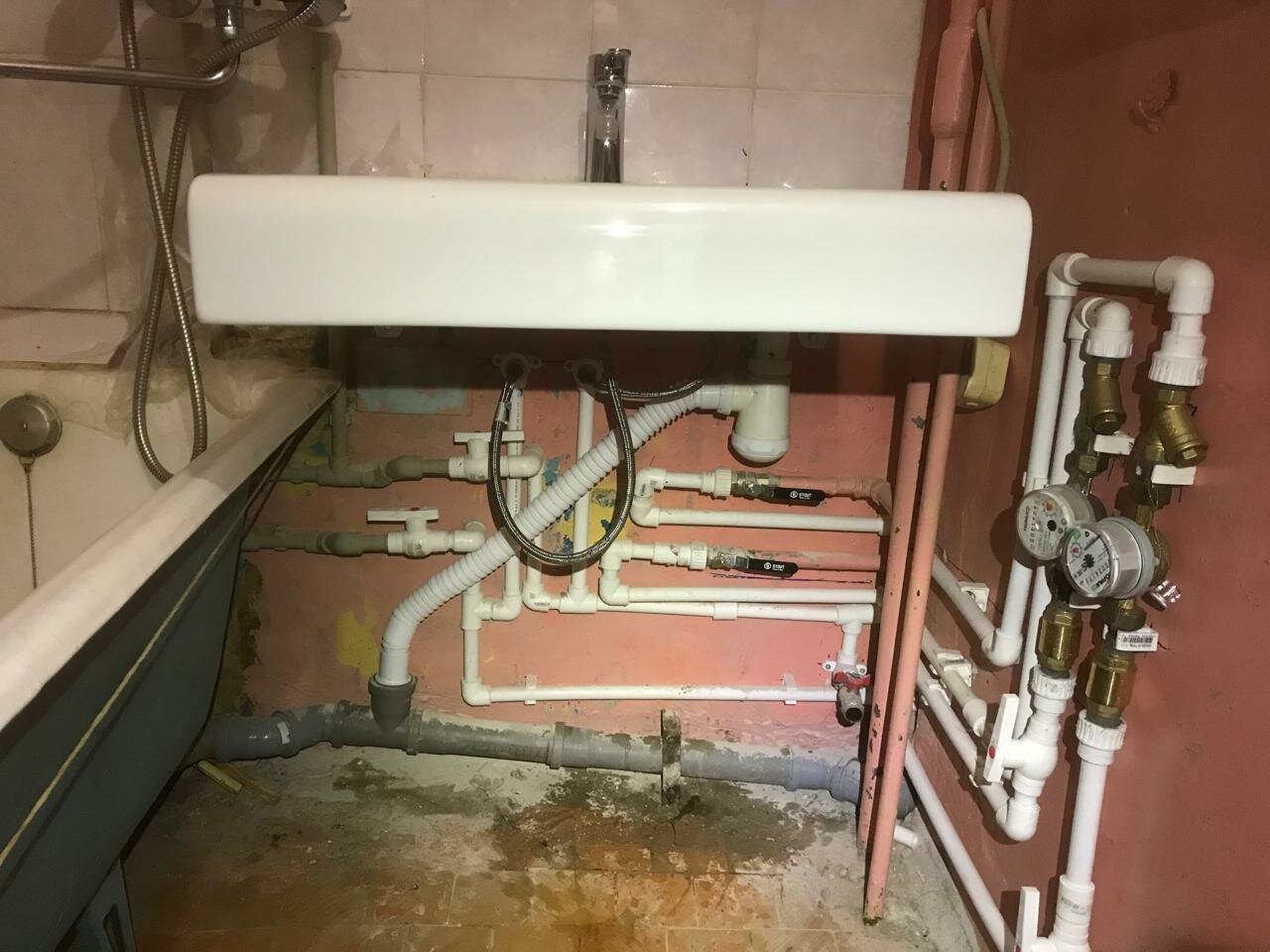разводка труб в ванной, разводка сантехники в ванной, разводка в ванной, сантехника в ванной трубы, разводка сантехники