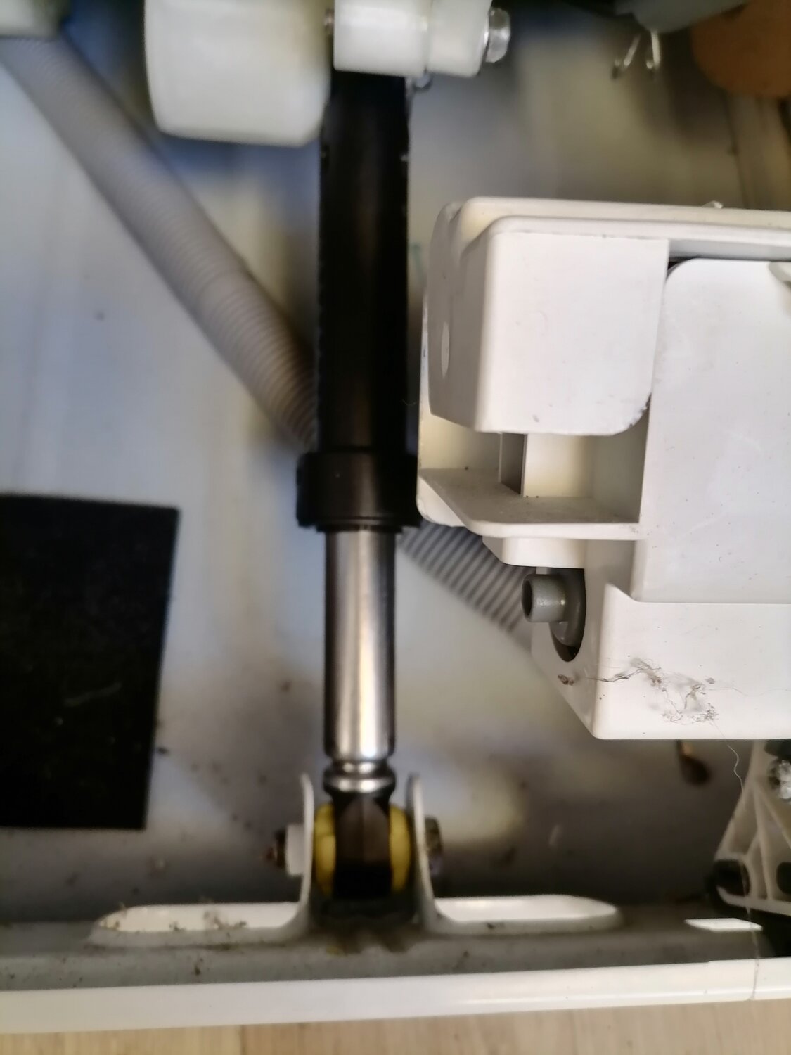 амортизатор стиральной машины, крепление амортизатора стиральной машины, амортизатор стиральной машины 210141831.01, амортизатор стиральной машины бош, механизм для дверцы посудомойки