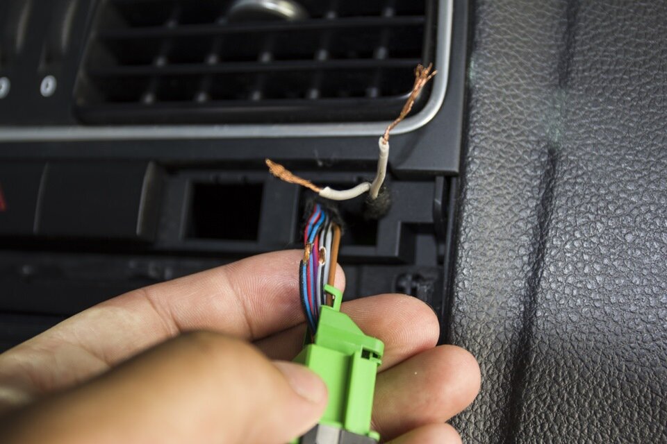 Салон Polo BlueGT (Обзор) - Volkswagen Polo Sedan, 1,6 л, 2013 года тюнинг DRIVE