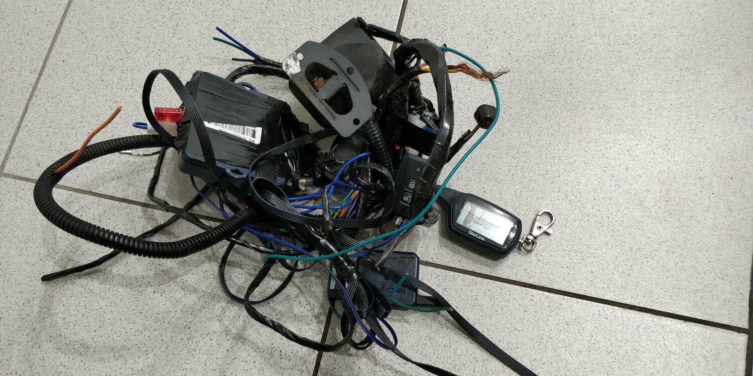 автосигнализация, б/у сигнализации, сигнализация alligator shock sensor ps302, дополнительное оборудование для автосигнализации, проводка моторного отсека mersedes axsor 3