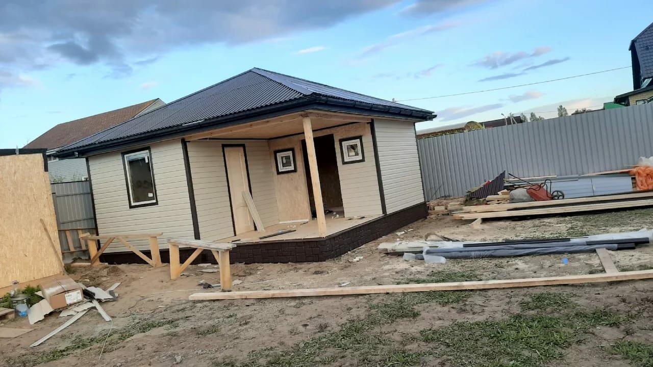 Монтаж фасада из винилового сайдинга