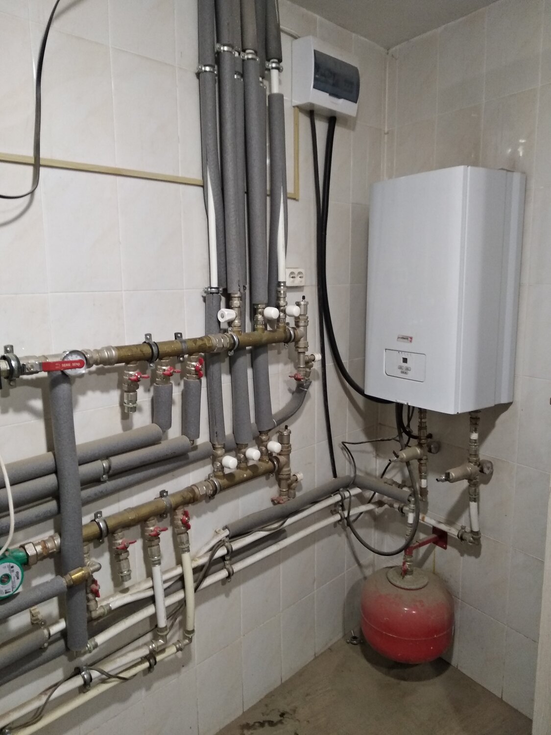 монтаж котельной, простой монтаж котельной, автономное отопление под ключ, обвязка котла рехау, отопление водоснабжение