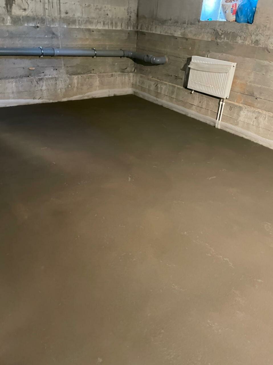 стяжка пола, черновая стяжка пола в частном доме, бетонный пол, floor screed стяжка пола, гидроизоляция пола