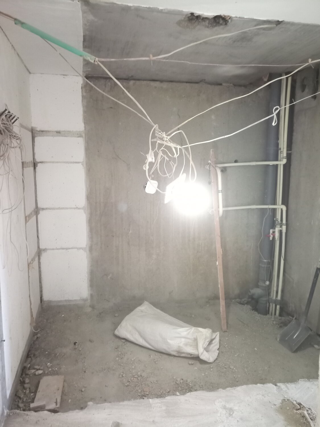демонтаж электрики в квартире, замена электропроводки, электропроводка, монтаж электропроводки, штроба под электрику