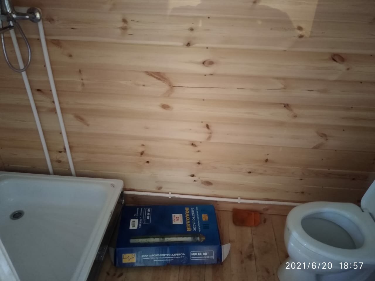 электрика в деревянном доме, электромонтаж в деревянном доме, душевая в моечной бани, душевая в деревянном доме, разводка электрики в деревянном доме с лазером