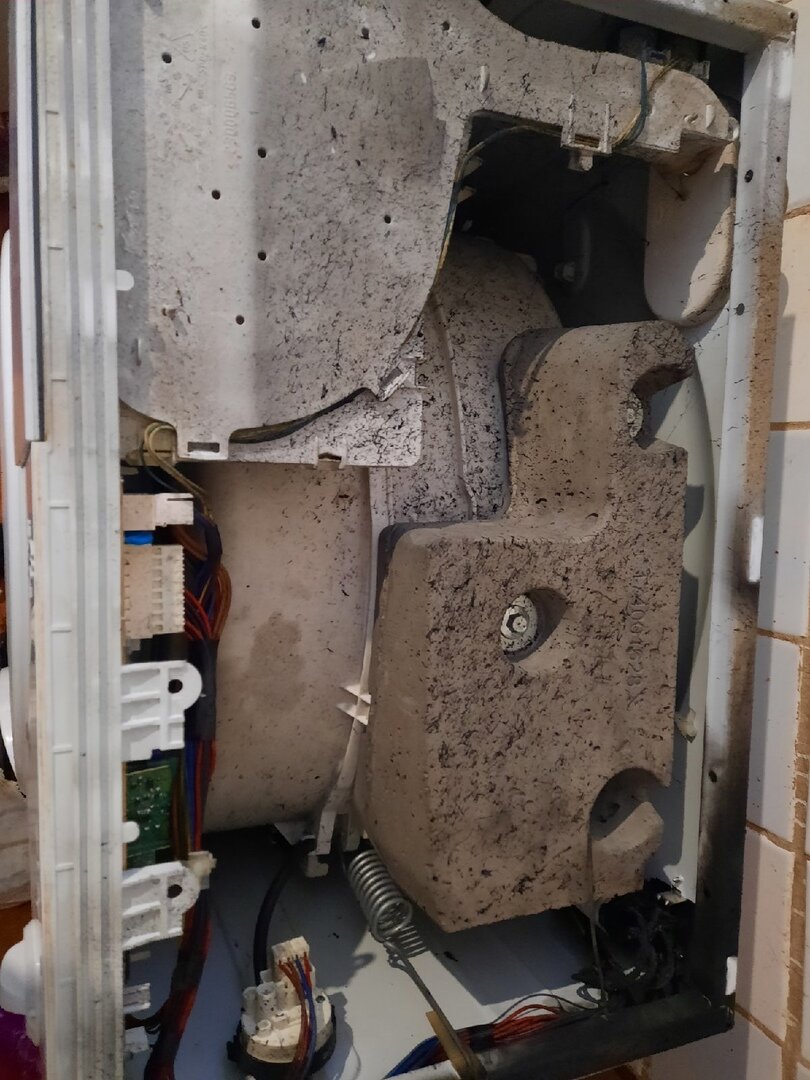 indesit wd 104 t, стиральная машина indesit wisl 102, стиралка, днище, стиральная машина индезит