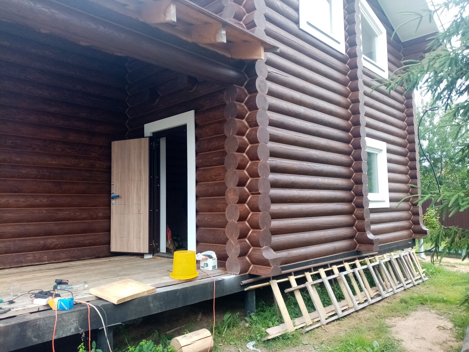 отделка сруба снаружи, покраска сруба снаружи, отделка сруба, обшивка сруба, покраска сруба