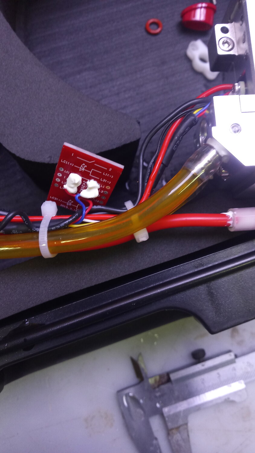 деталь, ваз 2106 силовые провода на усилители, electronics, сигнальный провод 2107 инжектор, прокладка проводов для колонок с усилителя киа рио 3