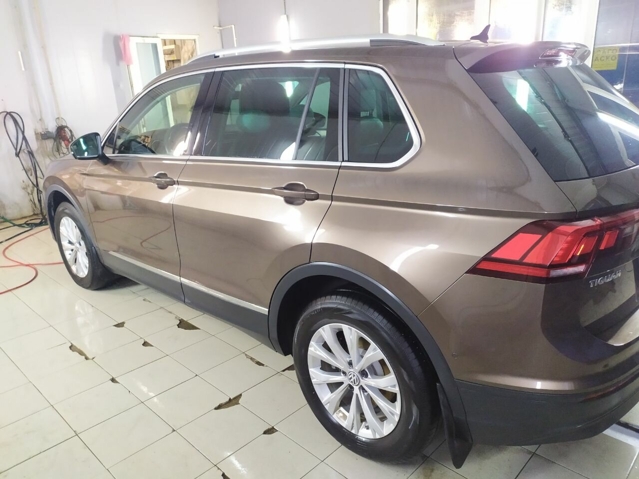 volkswagen tiguan, бежевый тигуан 2018, vw tiguan silver, ниссан тигуан 2018, BMW X5 III (F15)