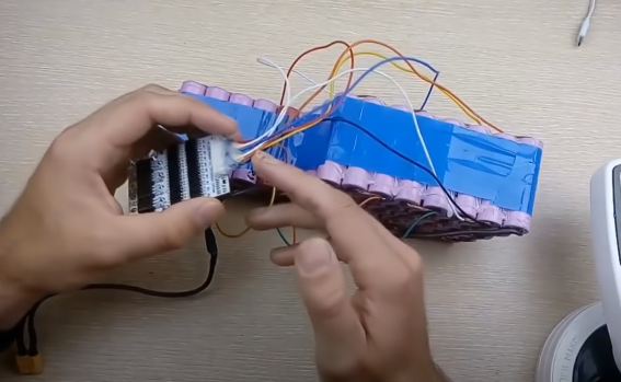 солнечный трекер на ардуино, arduino, ардуино sim 800 контроль, бегущий поворотник ws2812 arduino, техника