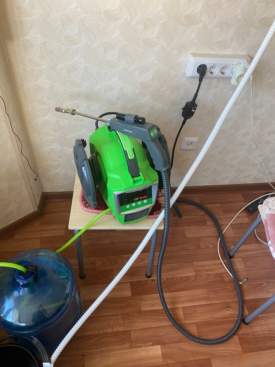 моющий пылесос для ламината керхер, техника, пылесос для ламината, пылесос с пароочистителем керхер 2 в одном, пылесос