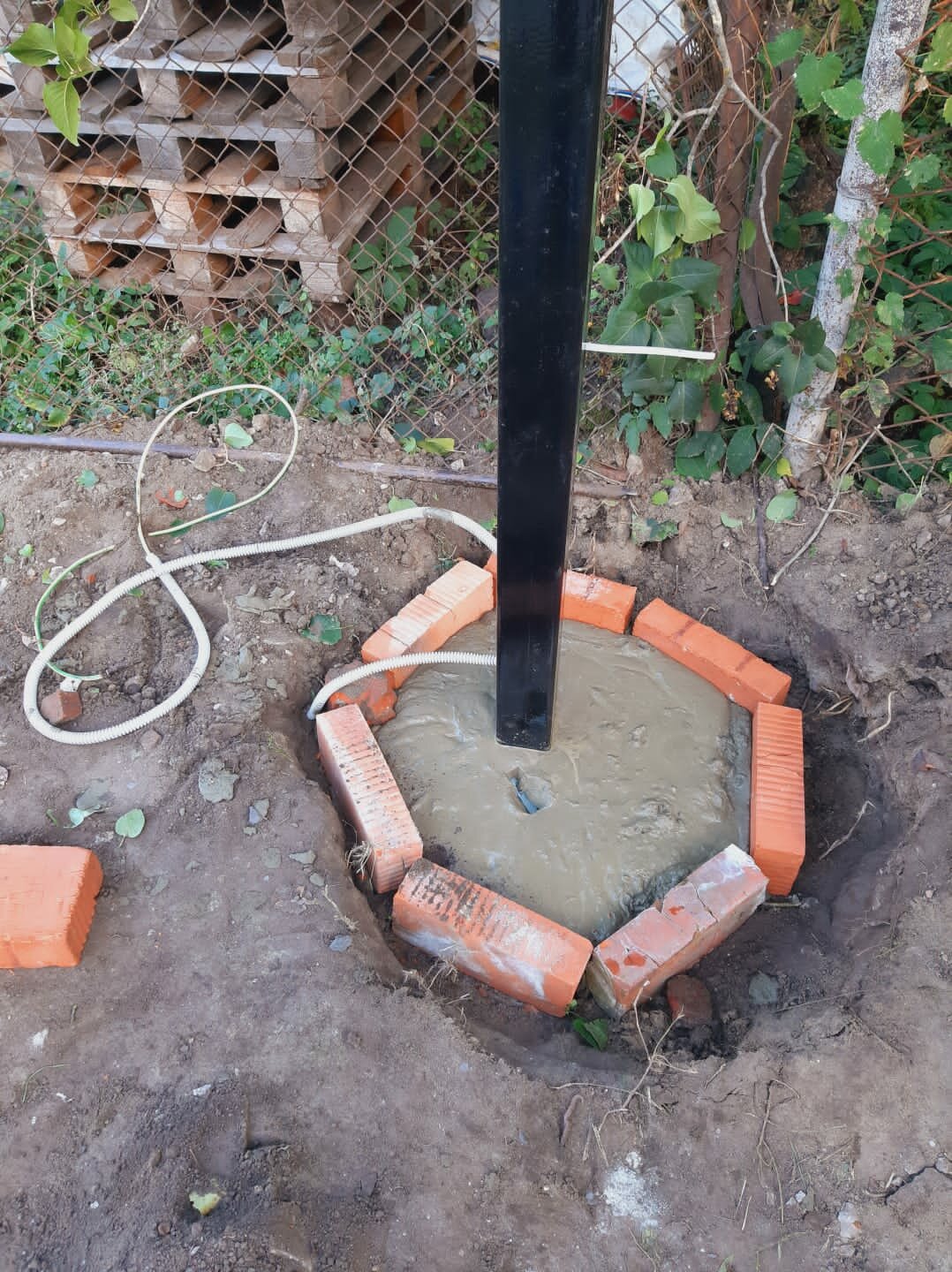 кирпичный канализационный колодец, кирпич для септика, горловина септика из кирпича, придомовые канализационные колодцы, жб кольца для туалета на даче