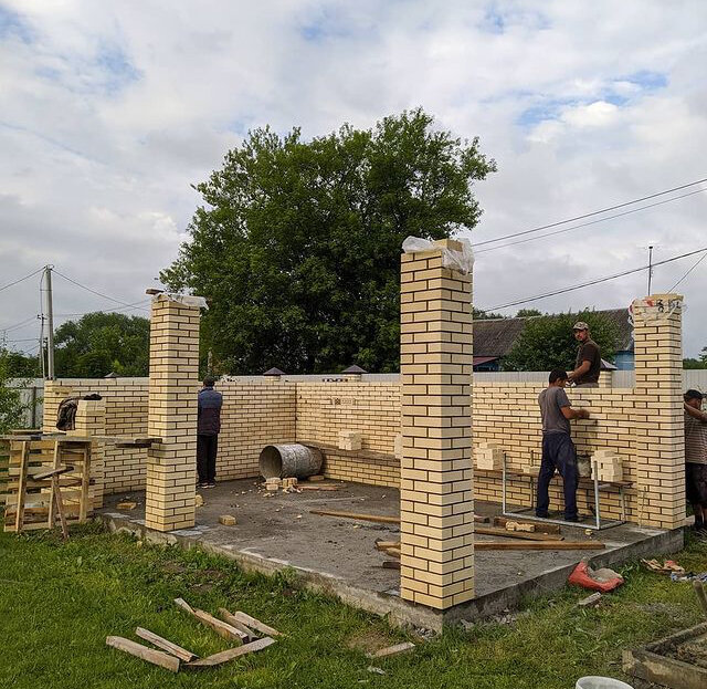 Кладка кирпича