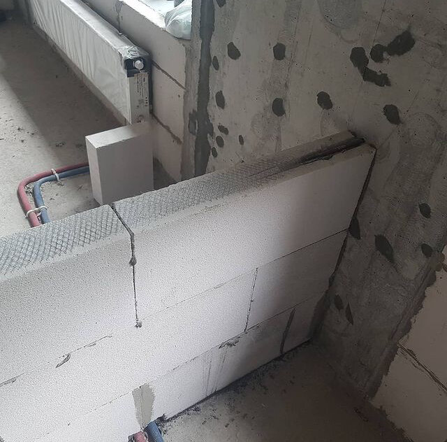 перегородки из газобетонных блоков 150, перегородки из газобетонных блоков, перегородочные пазогребневые блоки газобетон, крепление перегородок из пеноблоков, пеноблоки для перегородок