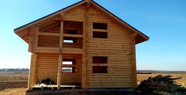 сруб из профилированного бруса 150х150, деревянный дом, строительство деревянного дома, сруб, экодом оцилиндрованного бревна