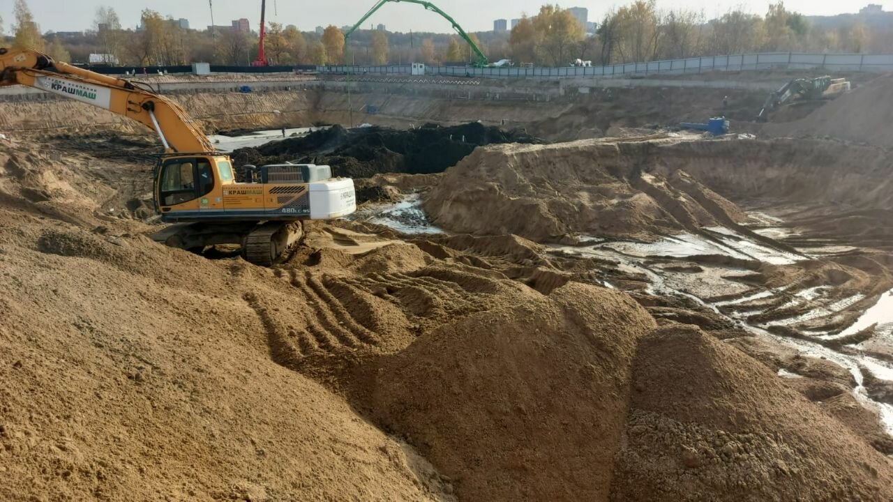 рытье котлована, рытье%котлована%под%фундамент, стройка котлован, берма котлована, земляные работы