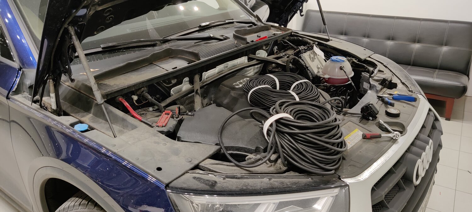 датчик под капотом volkswagen tiguan, автомобиль, авто, заправка кондиционера audi q7, 2017, audi 90 2.2 мотор