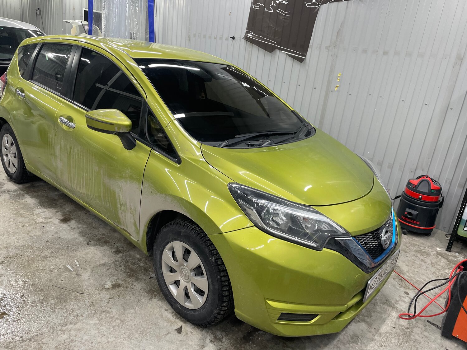 nissan note 2017 гибрид, ниссан ноут 2018, ниссан ноут 2017 зелёный, nissan note, Ford Focus (North America) I Рестайлинг