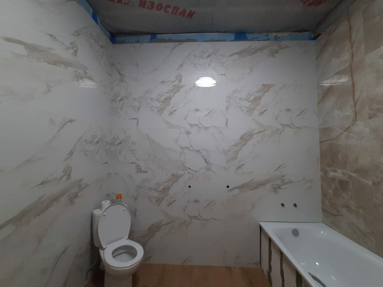 мраморные стены в ванной, санузел, квартира, ванная комната, шпаклевка квартир