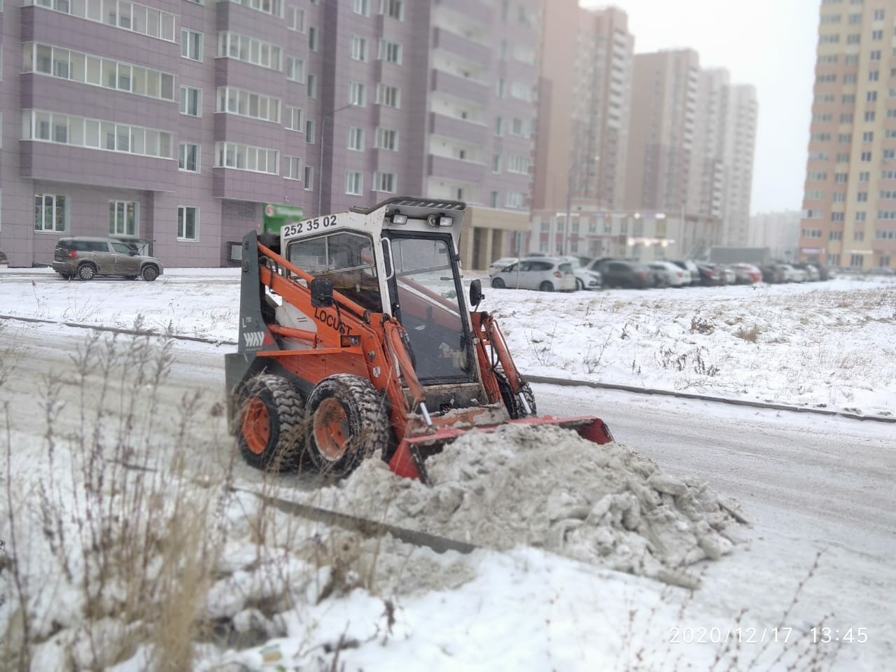 мини-погрузчик, фронтальный погрузчик пум 500, универсальный погрузчик пум-500, мксм-800 уборка снега, мини погрузчик john deere уборка снега