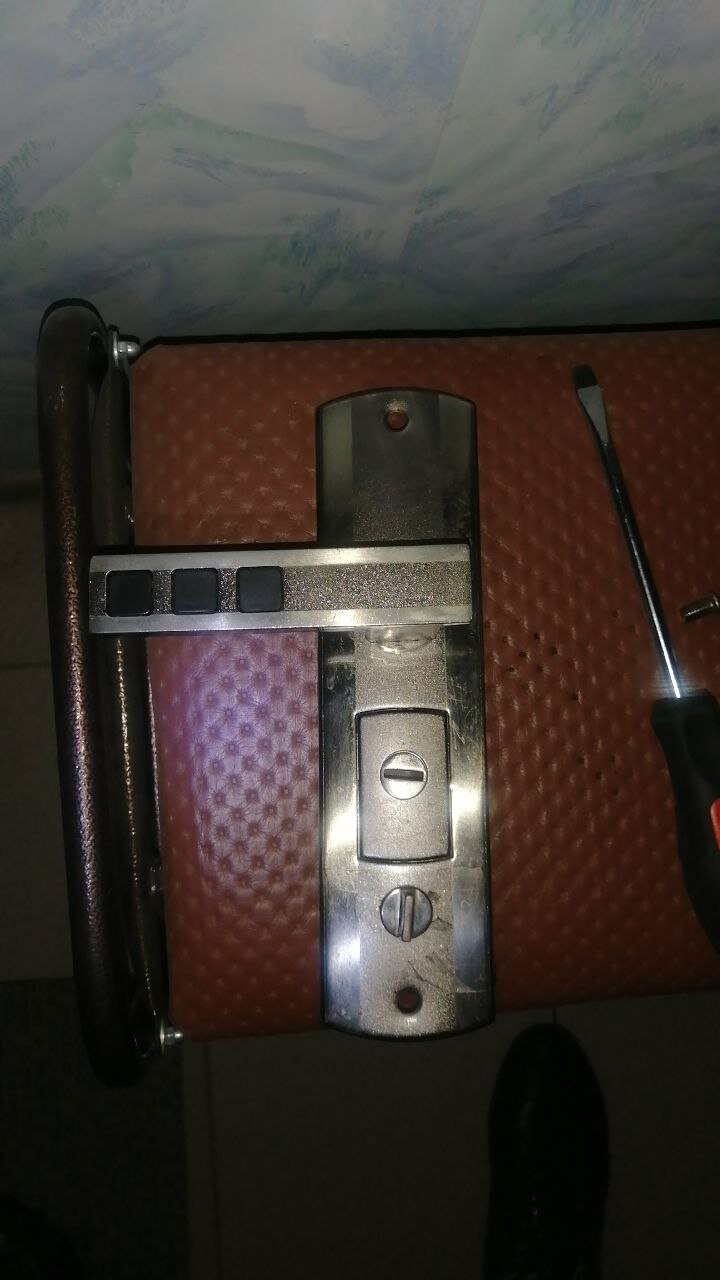 замок, замок master lock с запиранием ручкой, дверной замок, замок с ручкой, замок врезной
