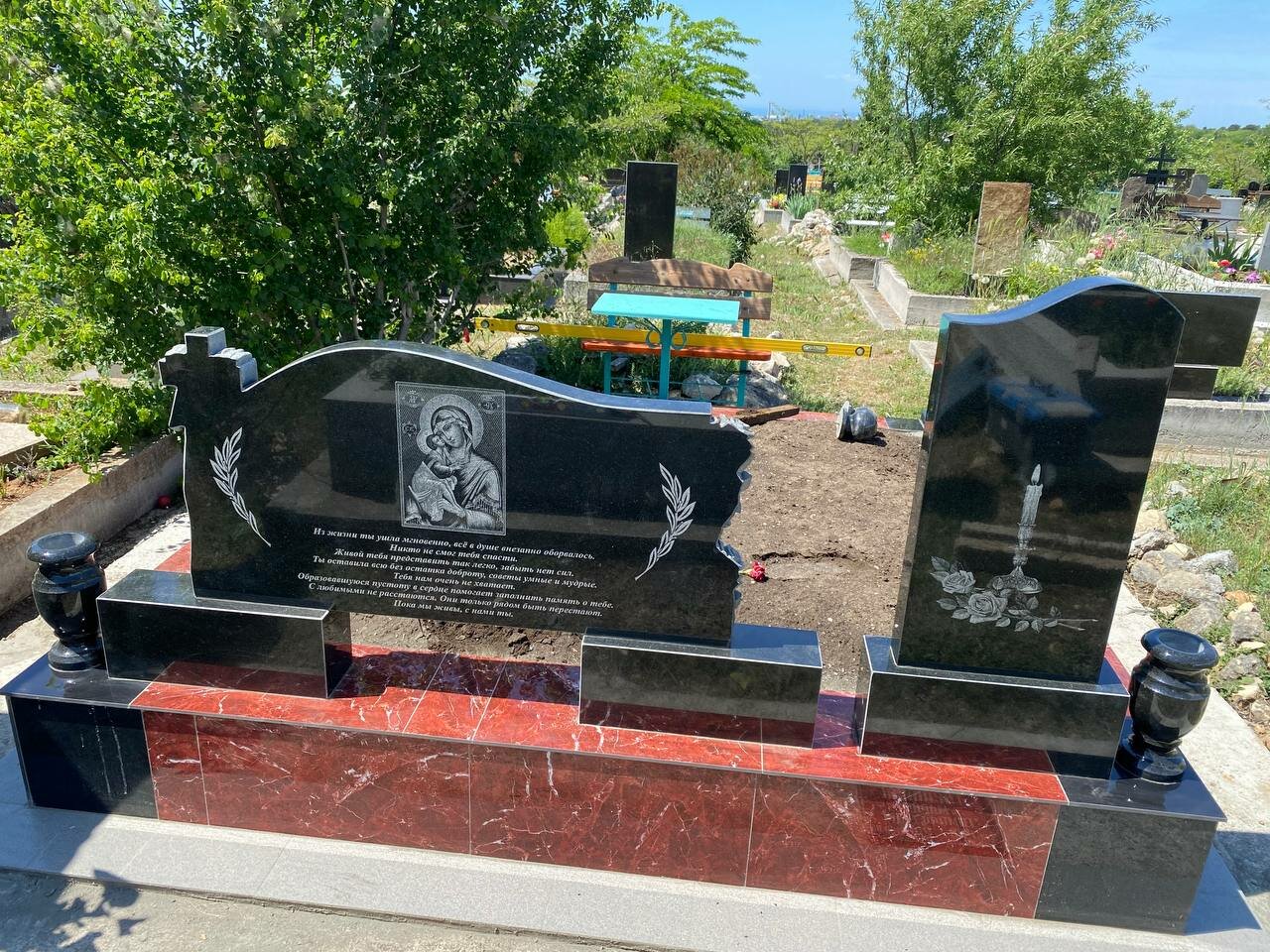 памятники из гранита, надгробные памятники двойные, изготовление памятников, двойные памятники из гранита, составные памятники из гранита