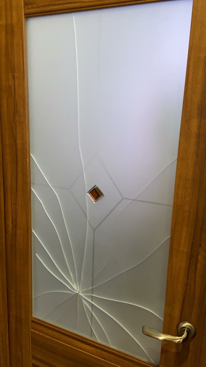 Замена стекла в двери в Санкт-Петербурге - Ремонт дверей - Ремонт и ...