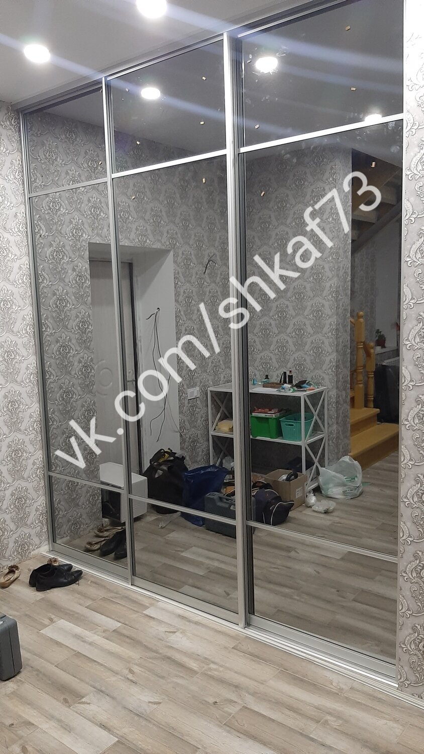 двери купе зеркало, шкаф купе зеркало, зеркальные двери купе, двери купе зеркало и дсп, встроенный шкаф купе
