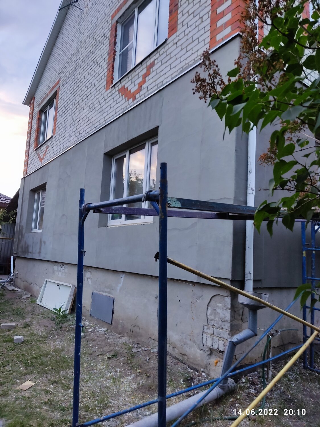 фасадные работы, малярный фасад, загородный дом, отделка дома, дом