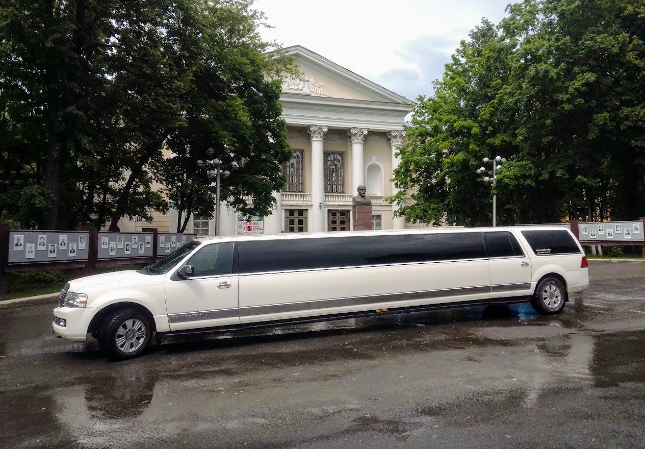лимузин, lincoln navigator лимузин, лимузин кадиллак, лимузин джип, Lincoln Town Car III