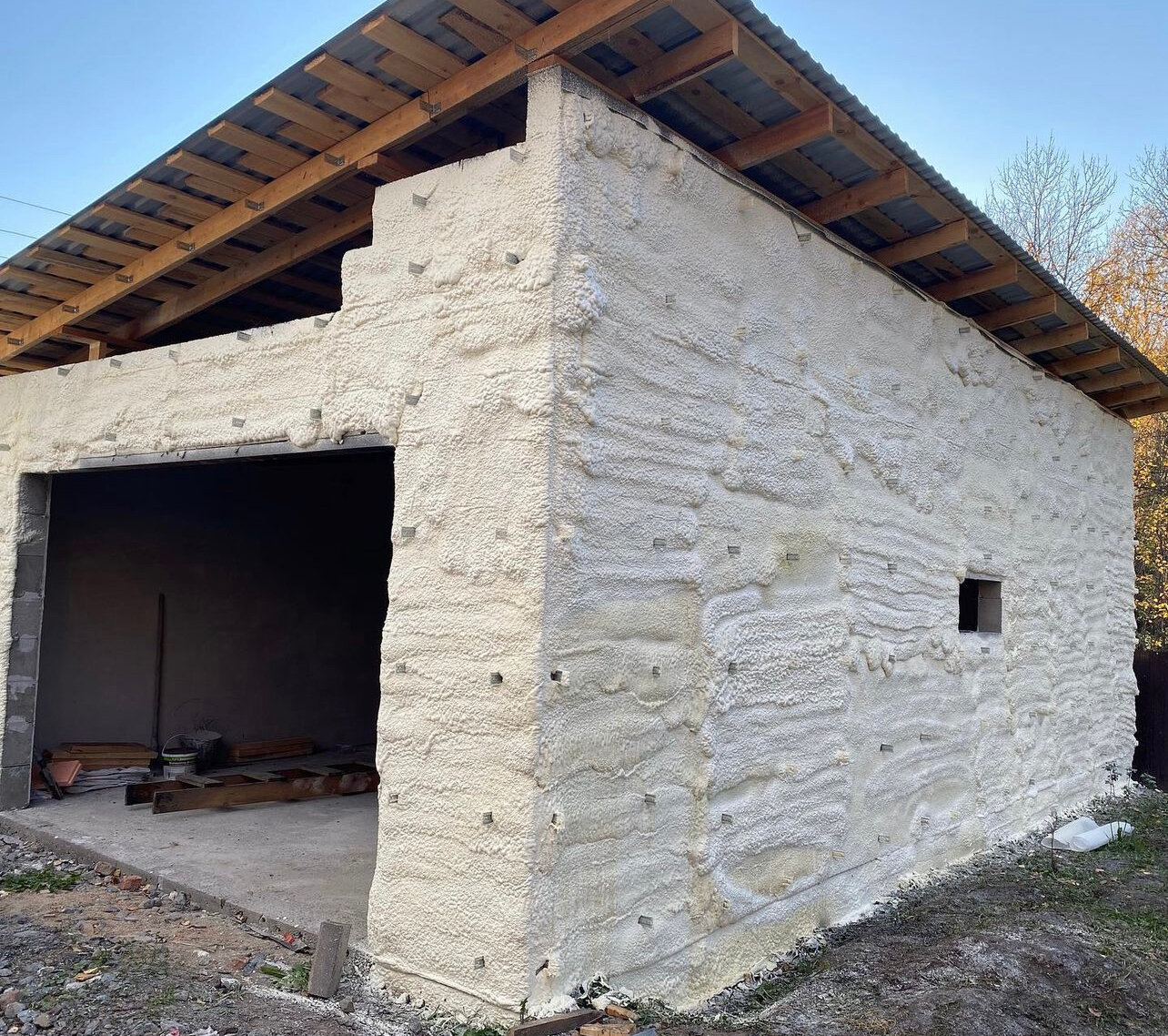 пенополиуретан фасад, утепление пенополиуретаном, теплоизоляция домов пенополиуретаном, утепление дома, пенополиуретан