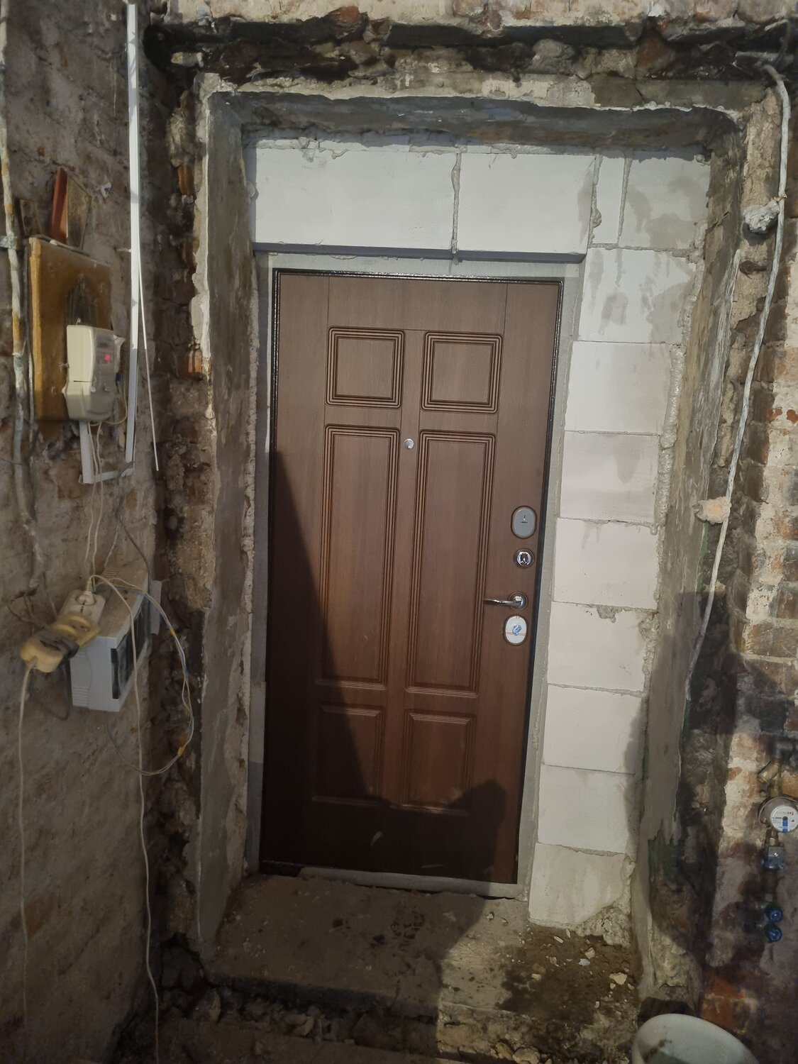 дверь, входная дверь, монтаж входной двери, проем входной двери, откосы для входных дверей