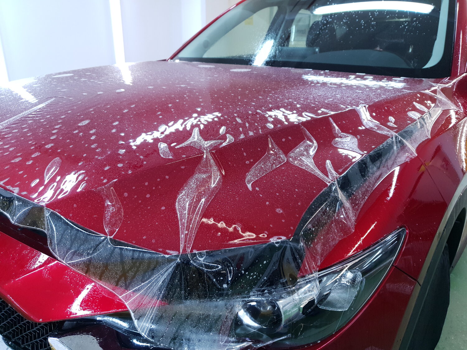 автомобиль, авто, антигравийная пленка цветная, красный авто в защитной плёнке, антигравийная пленка на бмв