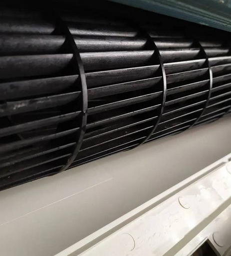 кондиционер, вентилятор внутреннего блока кондиционера грязный, барабан внутреннего блока кондиционера, чистка сплит систем, грязная сплит система