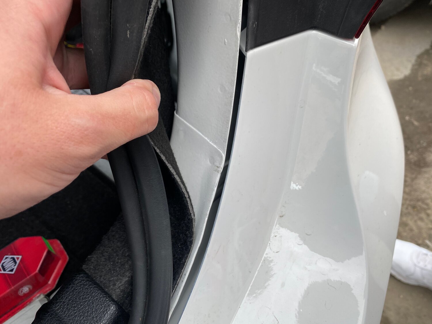лада веста св уплотнители дверей, уплотнители дверей volkswagen tiguan drive2, уплотнитель дверей шкода рапид, уплотнитель двери лада веста, накладки на петли замков дверей для toyota rav4 (2009 – 2013)