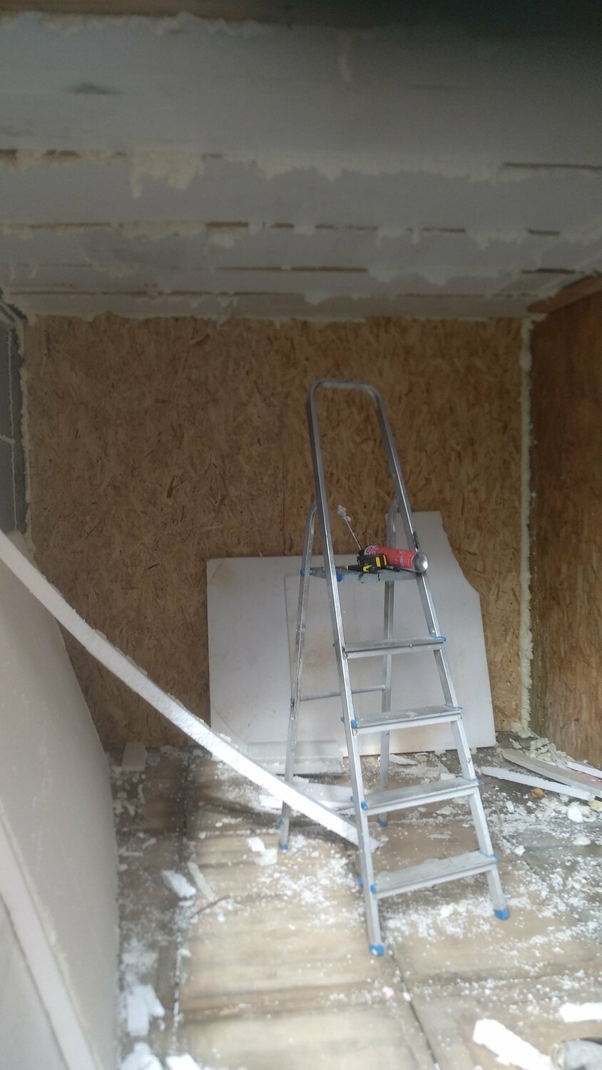 ремонт, штукатурка потолка в новостройке, штукатурка на стене, выравнивание стен гипсокартоном, отделка стен гипсокартоном