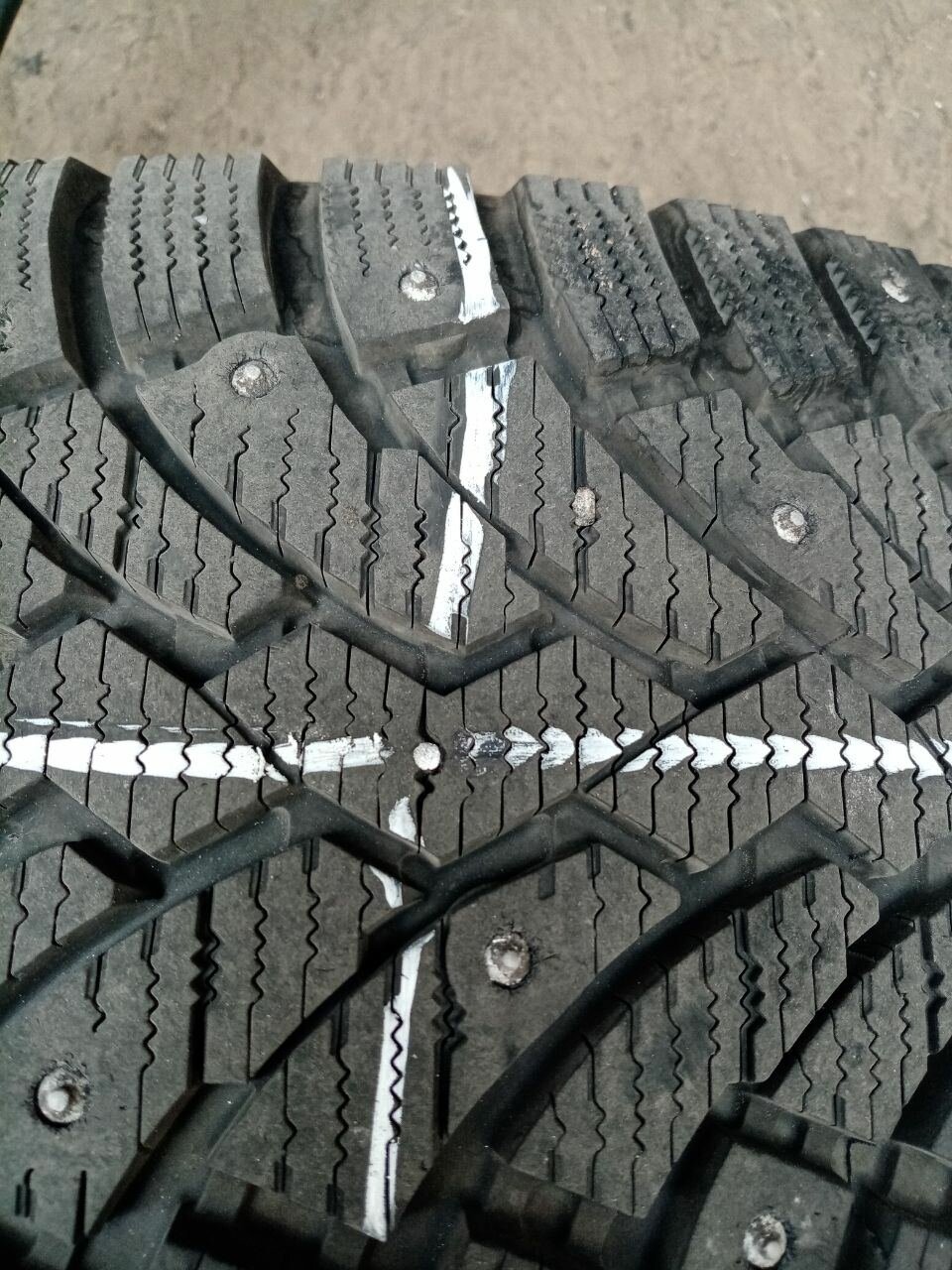 шип dunlop sp winter ice02, шины зимние, bridgestone blizzak spike-02 175/65 r14, шипованные шины, нокиан нордман 7 шипы