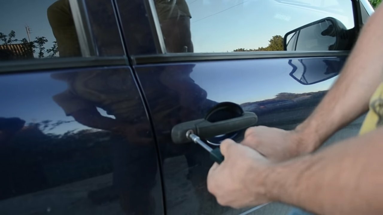 автомобиль, авто, вскрытие дверей машины, вскрыть замок, вскрытие автомобиля