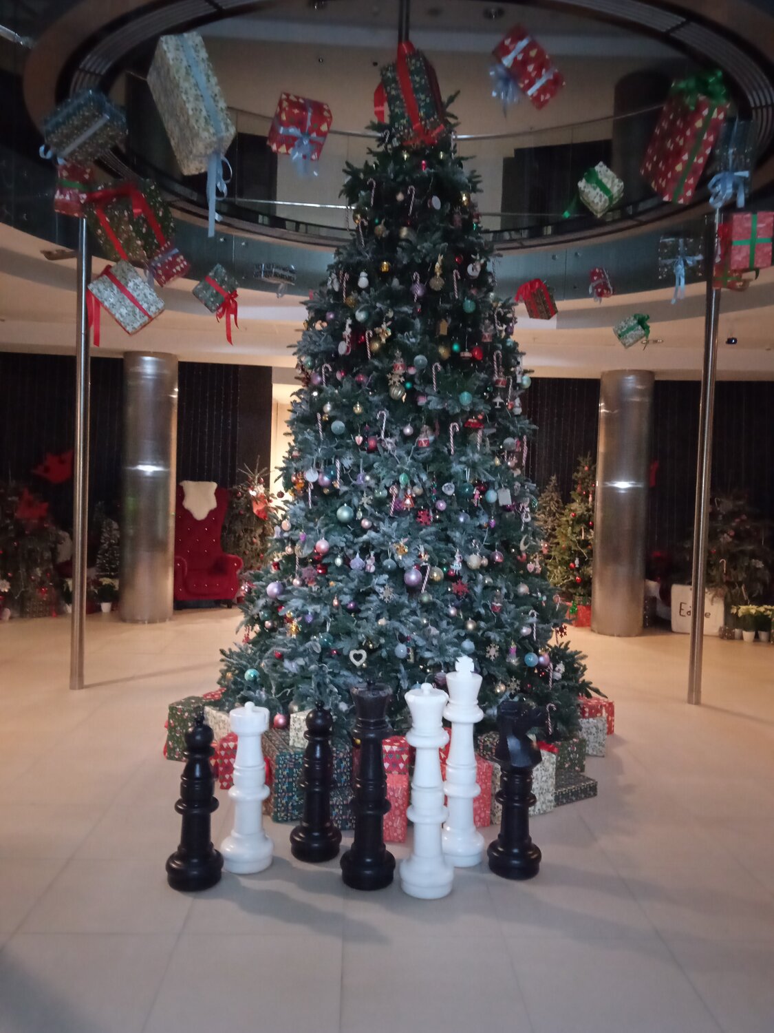 елка рождество, елка рождественская, christmas decoration, новогодняя елка отель, освещение