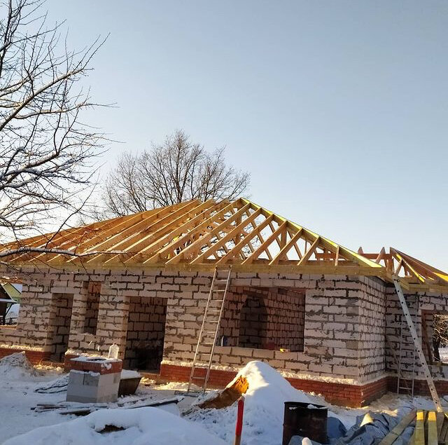 крыша одноэтажного дома, одноэтажный дом из блоков, строим дом, одноэтажный дом из пеноблоков, строительство домов из газобетона