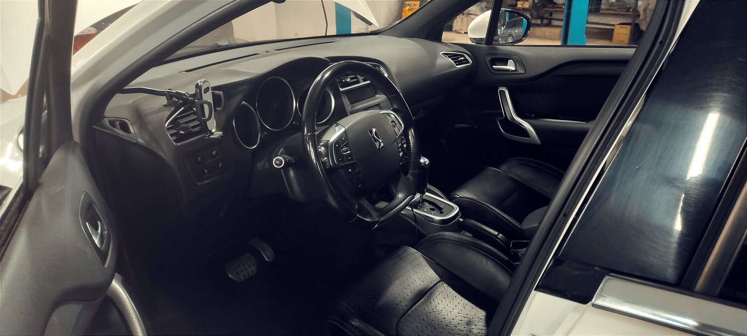 mitsubishi pajero sport iii, mitsubishi pajero sport instyle 2021, mitsubishi outlander 2015, mitsubishi outlander 2016, Citroen DS4