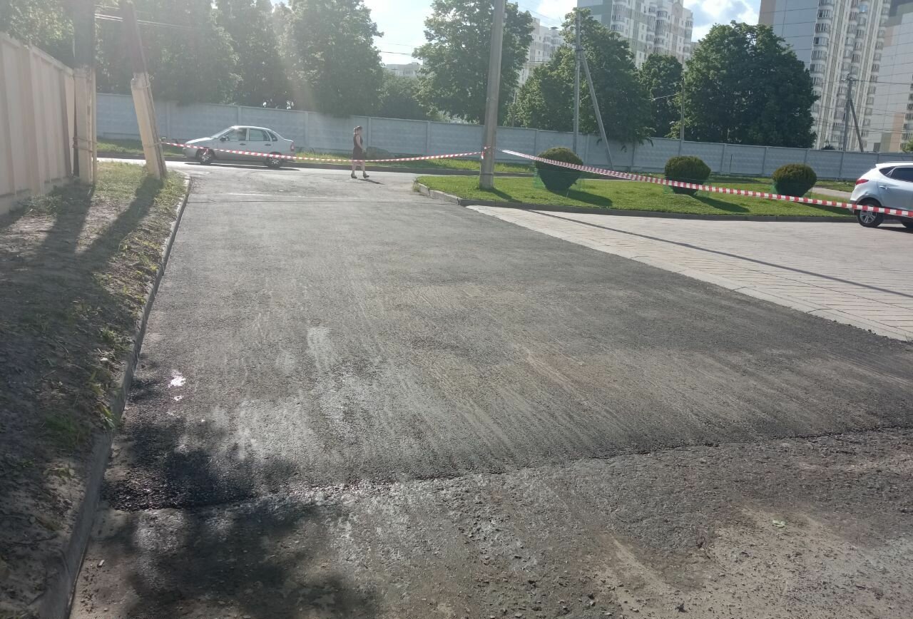 асфальт, асфальт во дворе, новый асфальт, бетонный асфальт, укладка асфальта