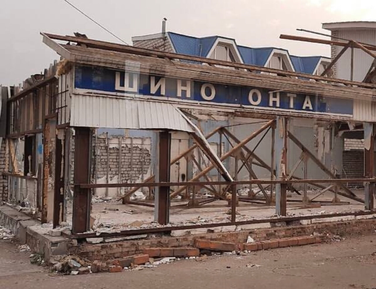 снос шиномонтажа, рынок у метро выхино, снос здания, здание, рынок